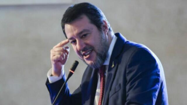 Blackout informatico, solo Salvini vola? Ita e Adr smentiscono. Il ministro furioso in un video sui social