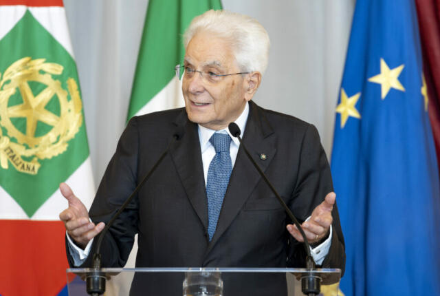 Mattarella: “Non si è stranieri in casa propria”